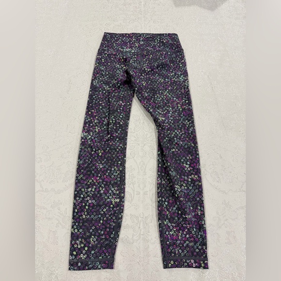 Floral Patterned Lululemon leggings - Picture 6 of 8